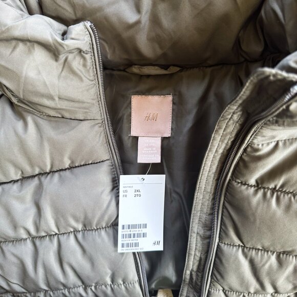 H&M Quilted Puffer Vest with Detachable Hood NWT 2XL - Picture 3 of 4